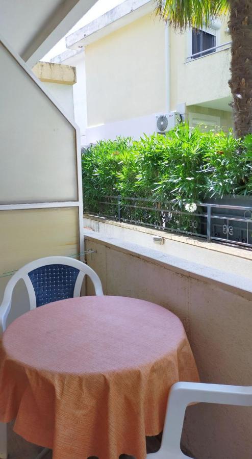 Guesthouse Tri Palme Becici  Exterior photo