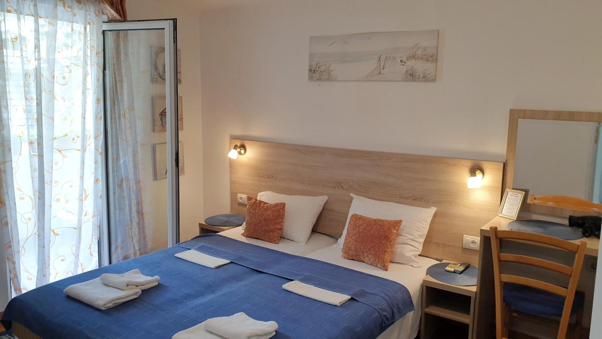 Guesthouse Tri Palme Becici  Exterior photo