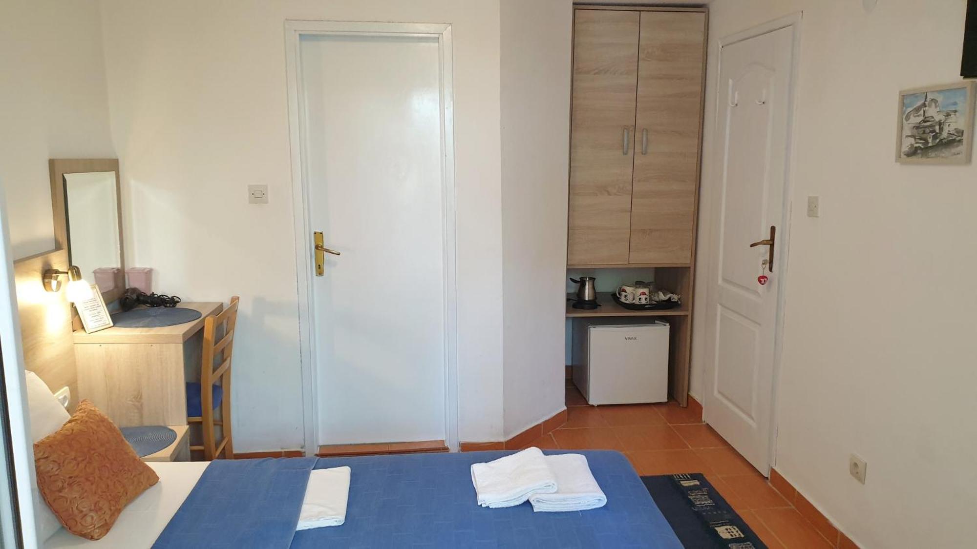 Guesthouse Tri Palme Becici  Exterior photo