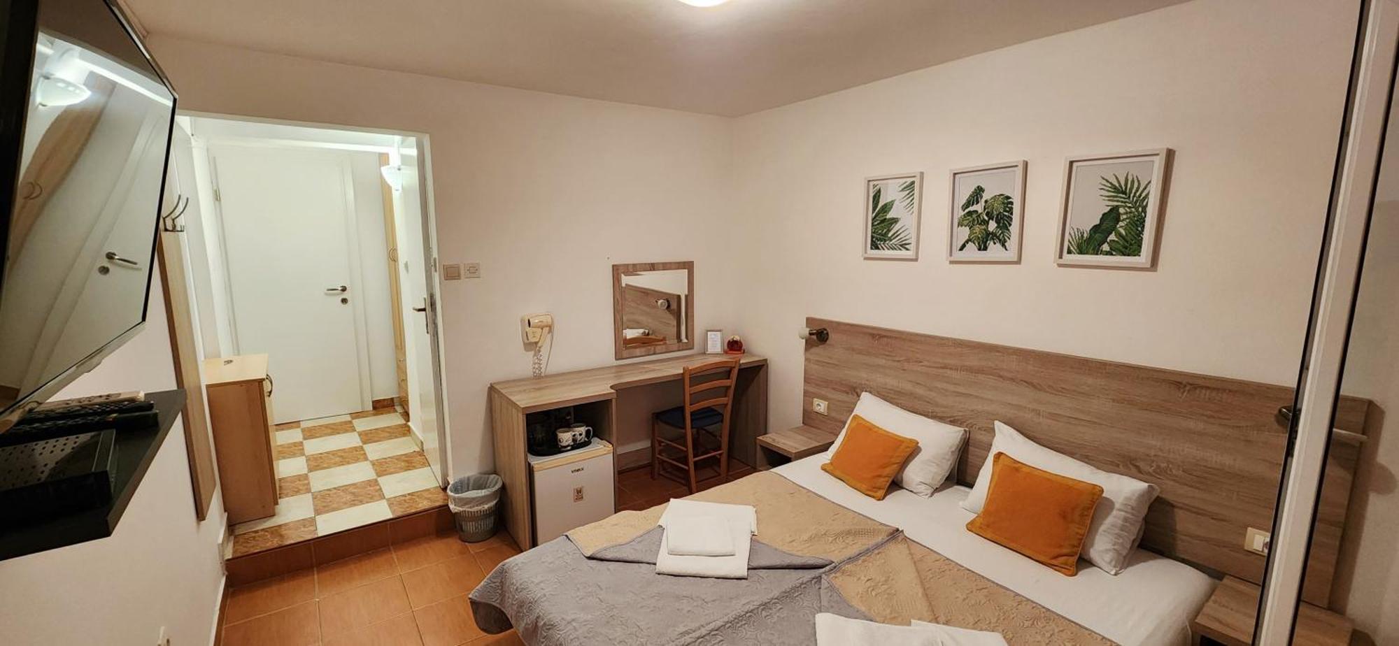 Guesthouse Tri Palme Becici  Exterior photo